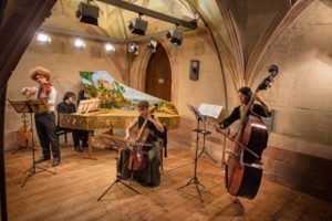 Adhi Jacinth Tanumihardja (Cembalo), Florent Laplanche (Barockviola), Monika Ecker (Barockcello), Shuko Sugama (Violone)